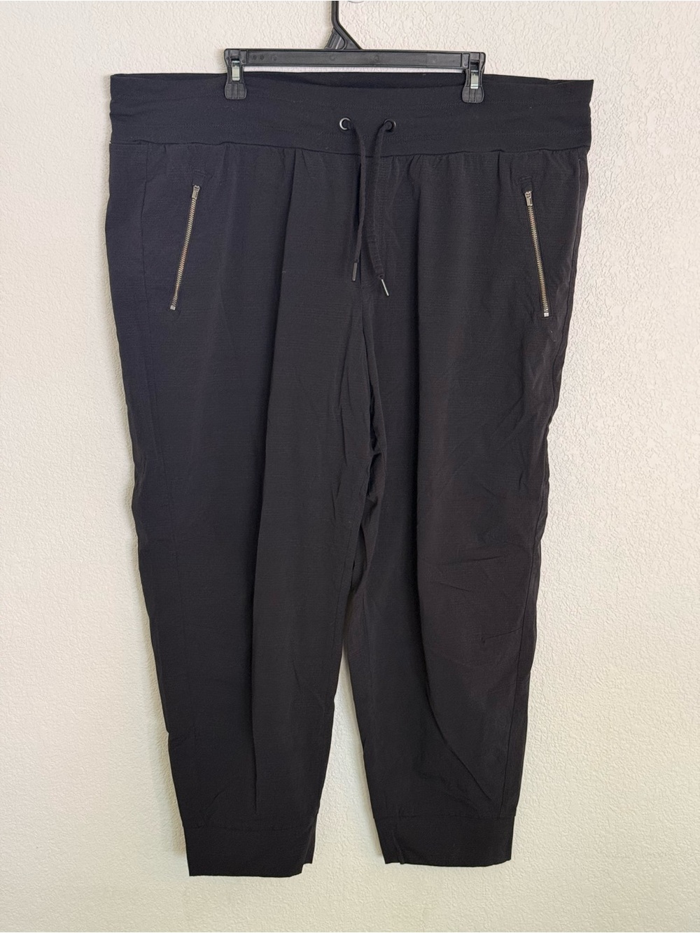 Athleta Trekkie North Black Jogger Pants with Zip Pockets
